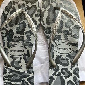 Havaianas Silver Strap Gray & Black leopard Flip Flops